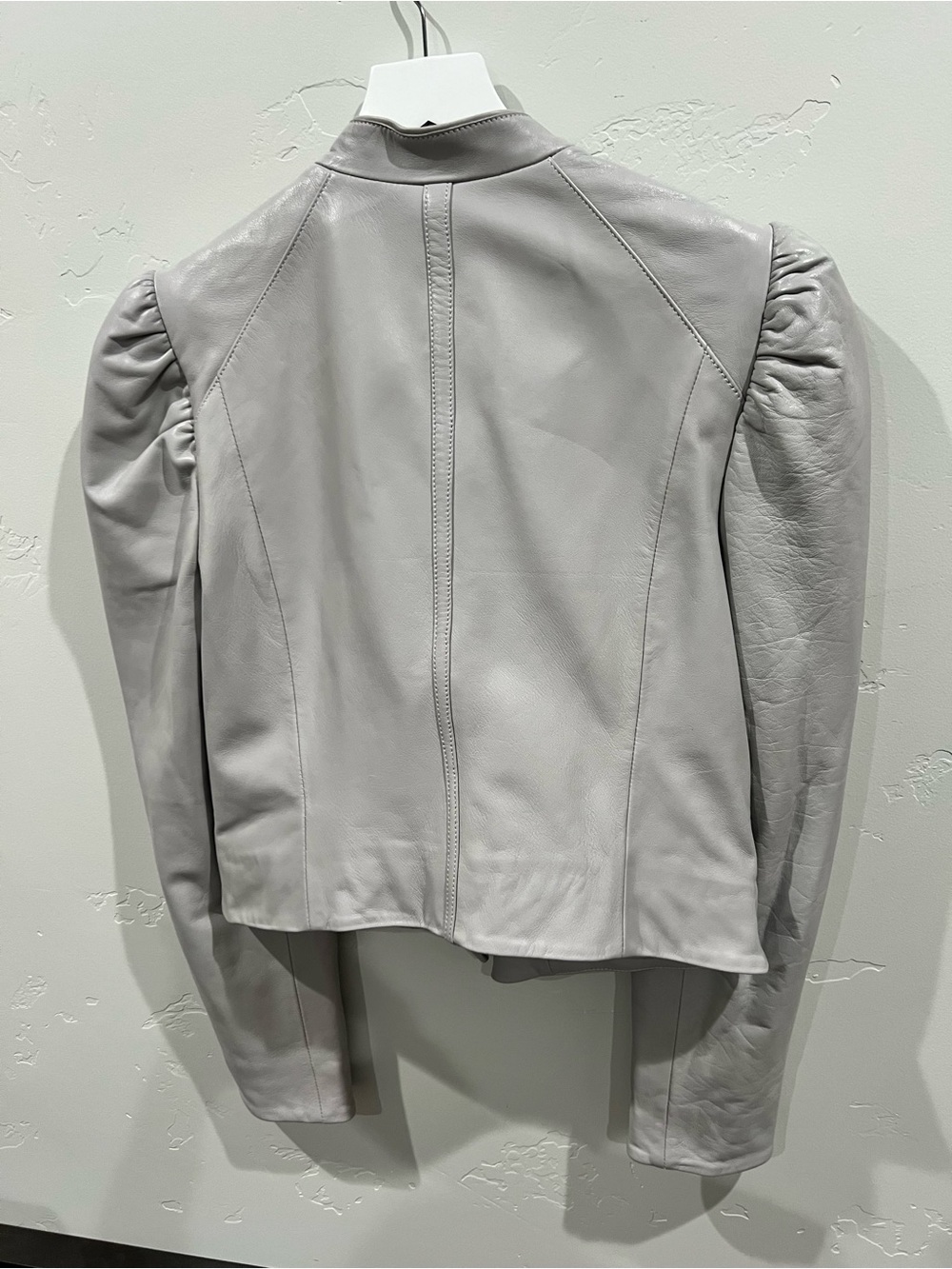Lamarque- Kaia Light Gray Asym Zip Jacket with Puff Sleeves. Size Medium, NWT - Picture 3 of 7